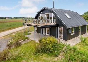 Four-Bedroom Holiday Home In Skjern