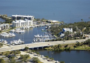 Four Modern Units Near Attractions, Pool, Fitness Center