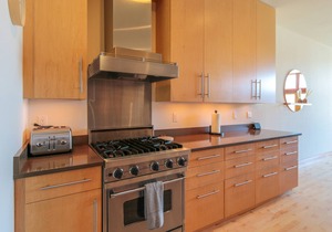 FOUR - River View, Hot Tub, Luxurious Downtown Loft!