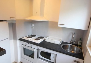 Family-Friendly Beach House with Sea Views, Terrace, BBQ, and Free WiFi