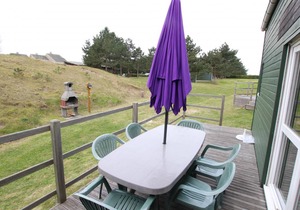 Family-Friendly Beach House with Sea Views, Terrace, BBQ, and Free WiFi