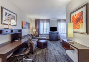 Free Breakfast, Free Wi-Fi, Indoor Pool | Studio with Roll in Shower