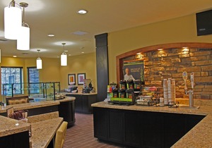 Free Breakfast, Free Wi-Fi, Indoor Pool and Hot Tub | King Suite