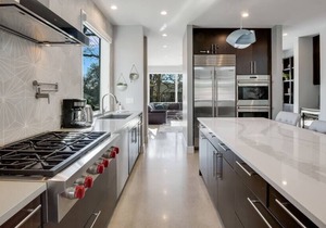 Free Parking, Walk to Downtown | Views - Portoro
