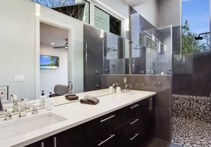 Free Parking, Walk to Downtown | Views - Portoro