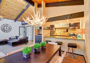 FREE SkyCard Activities - Top-Floor, Vaulted Ceilings, Pool/Hot Tubs - Tannenbaum By The River