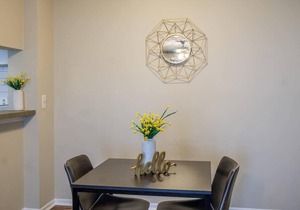 Frontdesk | 1BR Apt minutes to Airport