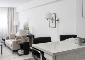 FRONTDESK Modern 1 BR Apt by Forest Park