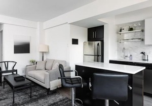 FRONTDESK Open 2 BR Apt 5 miles to Downtown STL