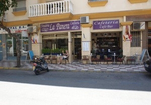 Fuengirola- air conditioned & wifi beach and town centre apartment