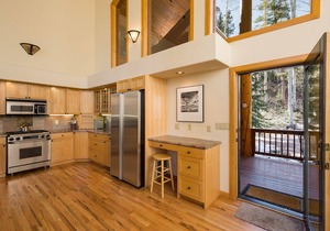 Fulled Remodeled Mtn Home on Columbine Lake - Hot Tub - 1 mile to Purg - AC