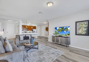 Fully Renovated Condo w/Lakeview! *Near I-Drive and Convention Center*