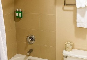 Fun for the Whole Family! 2 Convenient Rooms, Free Parking and Onsite-Pool