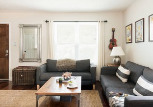 Fun Hip Home + Guesthouse in Austin's SoCo! Perfect For ACL/SXSW! POOL & HOT TUB