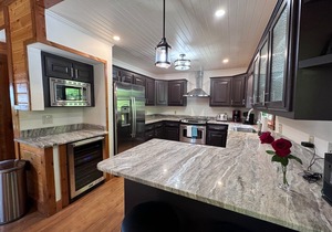 Fun Times, Hot Tub, Fire Pit, Gazebo, Pet Friendly