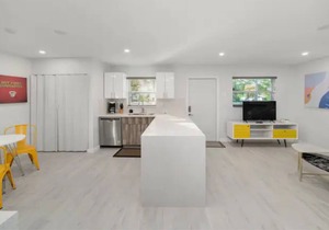 Gated Parking 4 Bedroom 2 Bath | Design District 10Min to beach