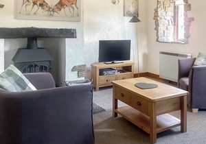 Traditional cottage with wood burning stove and fantastic views of Rosedale.