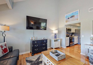 George Fazio Golf Course Views with Updated Bathrooms!