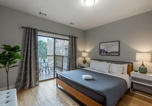 Go Grand in This Massive Old Town Mansion - Sleeps 22! apts