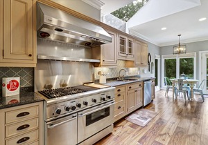 Gorgeous 4 Bedroom Sea Pines Home w/Private Pool Close to Beach - Sleeps 13