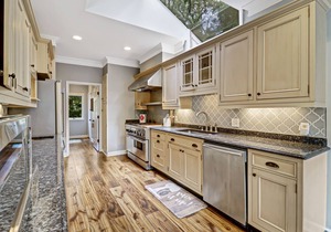 Gorgeous 4 Bedroom Sea Pines Home w/Private Pool Close to Beach - Sleeps 13