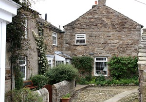 Gorgeous Cottage w/Central Heating, Free WiFi & a stones throw to the Village Green & Pubs