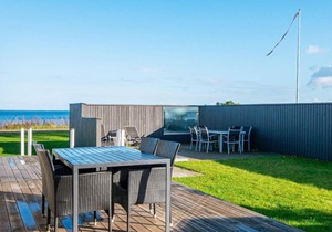 Gorgeous Holiday Home in Sjolund near Sea