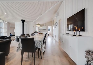 Gorgeous home in Løkken with sauna