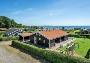 Gorgeous home in Sjølund with WiFi