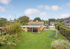 Gorgeous home in Strandby with WiFi