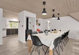 Gorgeous home in Ulfborg with kitchen