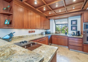 Gorgeous Oceanfront Terrace Condo - Near Beach Club!