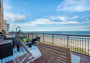 GORGEOUS VIEW OCEANFRONT CONDO W/HUGE SUNDECK BALCONY