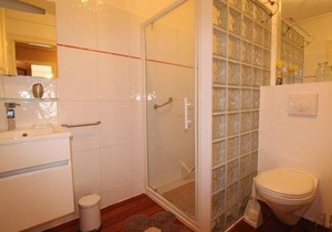 Grand T2 Ensoleillé à Luchon, Face aux Thermes, pour 4 Pers., Proche Télécabine - FR-1-313-165