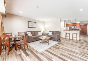 Grandview 644 Waterfront condo on Lake Chelan