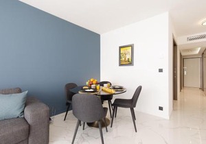 Gray d'Albion 3i7 YourHostHelper