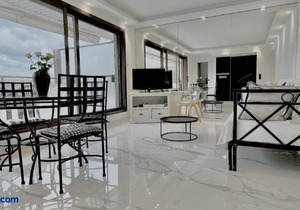 Gray D'albion Yourhosthelper Cannes