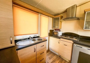 Great 6 berth caravan by the beach at California Cliffs in Scratby ref 50010L