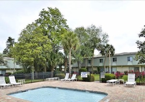 Great Forest Beach Villa - Minutes to the Beach and Coligny