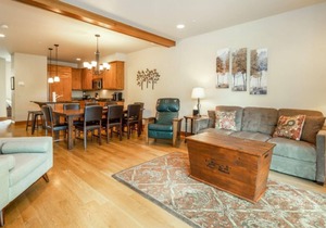 Great Location Near Pool with Suncadia Pool Access