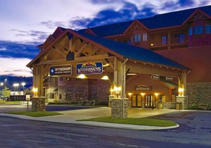 Great Smokies Lodge - Free Waterpark Passes - Near Golf, Dollywood, NASCAR Park
