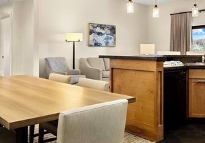 Great Smokies Lodge - Family Resort - Free Waterparks, Pools & Mountain Views