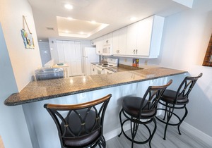 Ground Floor Oceanfront Condo Steps to Beach Sleeps 6, Unit 108