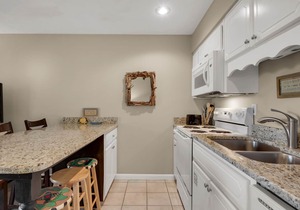 Ground floor, Across from the Beach, Free Beach Service, Pool