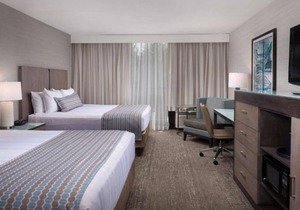 Group Vacay! Two Modern Units, Indoor Pool, Hot Tub, Beach!