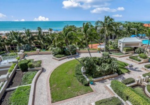 Gulf-front condo with pool, hot tub, & central AC - snowbird-friendly