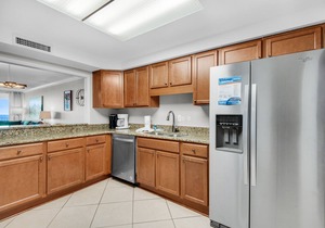🌅 Gulf-View Condo | Seasonal Beach Service Included | Shoreline 3092