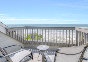 Gulf view retreat with private access to indian rocks beach & free WiFi