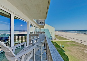 Gulfstream Condos | Front-Row Gulf Views, Beachfront Balcony | Pool, Hot Tub