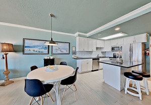 Gulfstream Condos | Front-Row Gulf Views, Beachfront Balcony | Pool, Hot Tub